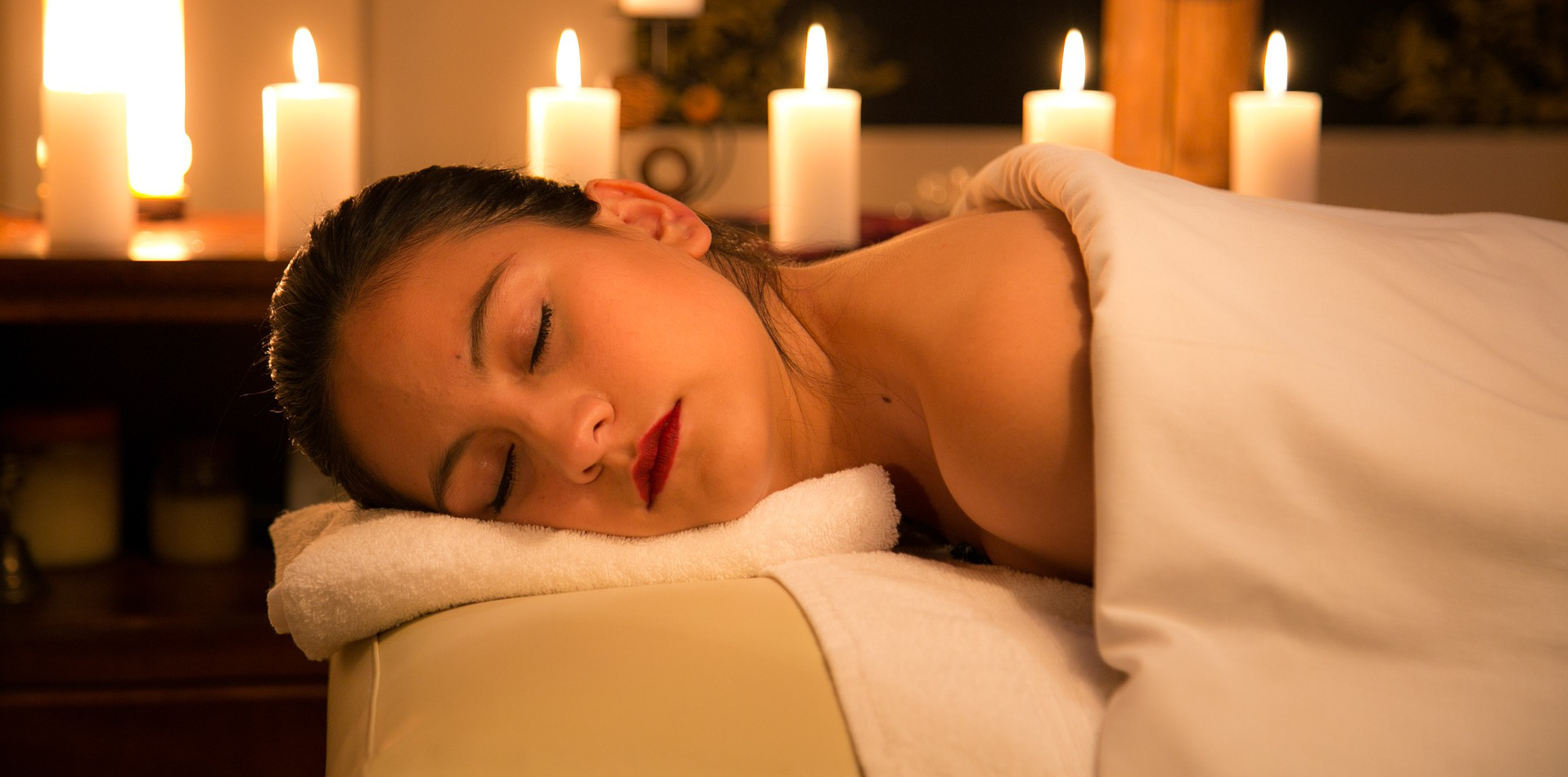 ultimate-massage-experience woman getting the ultimate massage experience